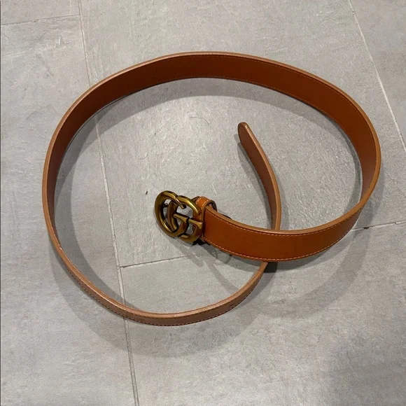 Gucci tan Leather Belt with Gold GG Emblem - Picture 3 of 3